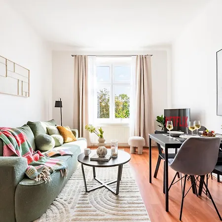 Days - One-bedroom With Smart Tv And High-speed Wi-fi In Vinohrady דירה פראג