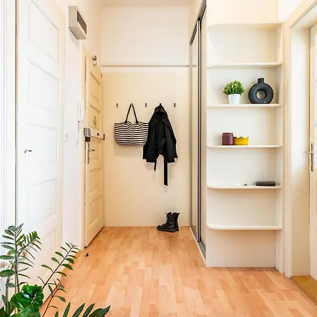 Days - One-bedroom With Smart Tv And High-speed Wi-fi In Vinohrady דירה